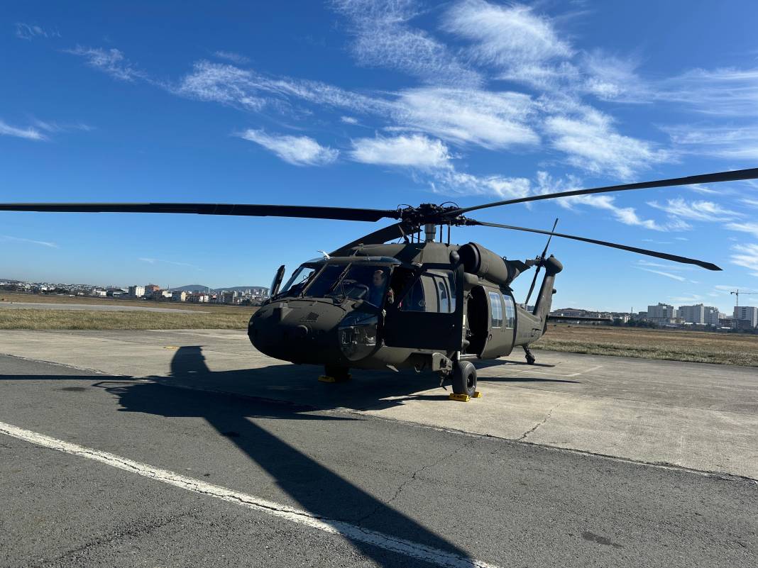 Kadın pilotlar zorlu koşullarda görev başında 1